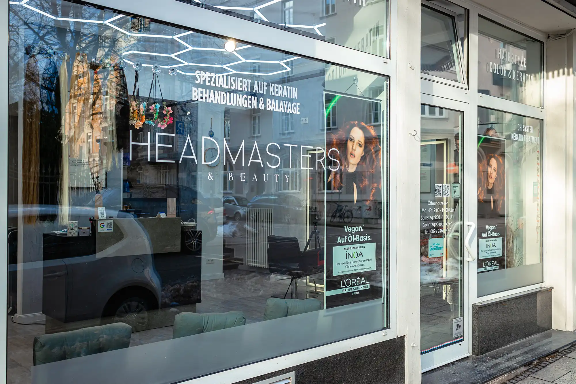 Eingang von Headmasters & Beauty im Münchner Glockenbachviertel